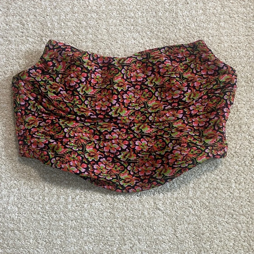 Zara Floral Crop Top in Black and Pink - Picture 2 of 8